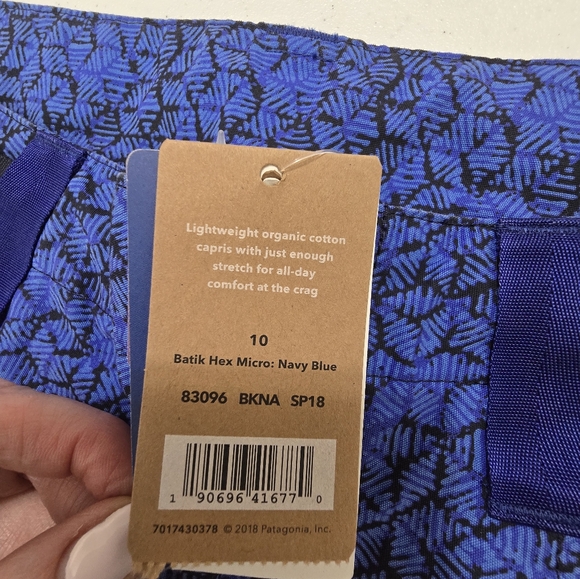 Patagonia Women's Venga Rock Capris Outdoor Blue Hex Batik Cotton Pants Size 10 - Picture 11 of 14